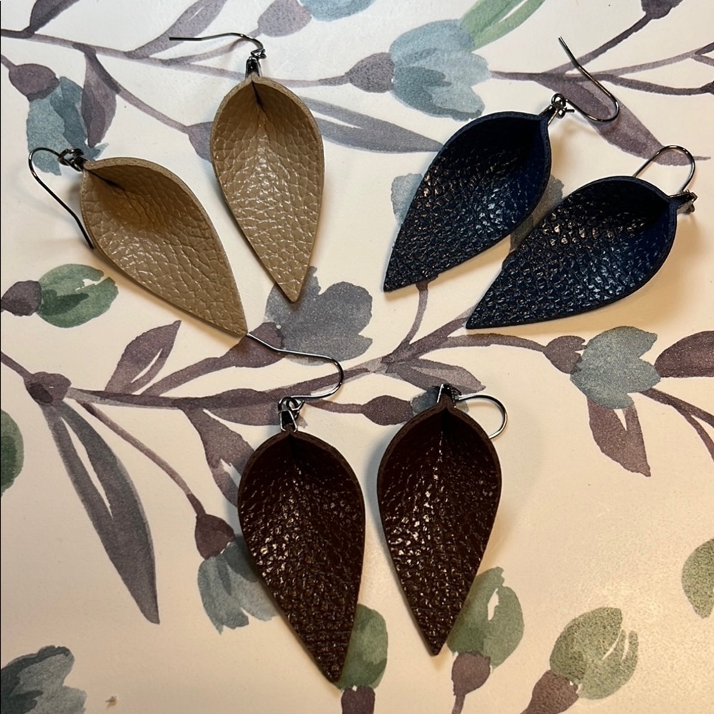 Elegant Leather Leaf Earrings Set - Tan, Blue, Brown - Picture 2 of 12
